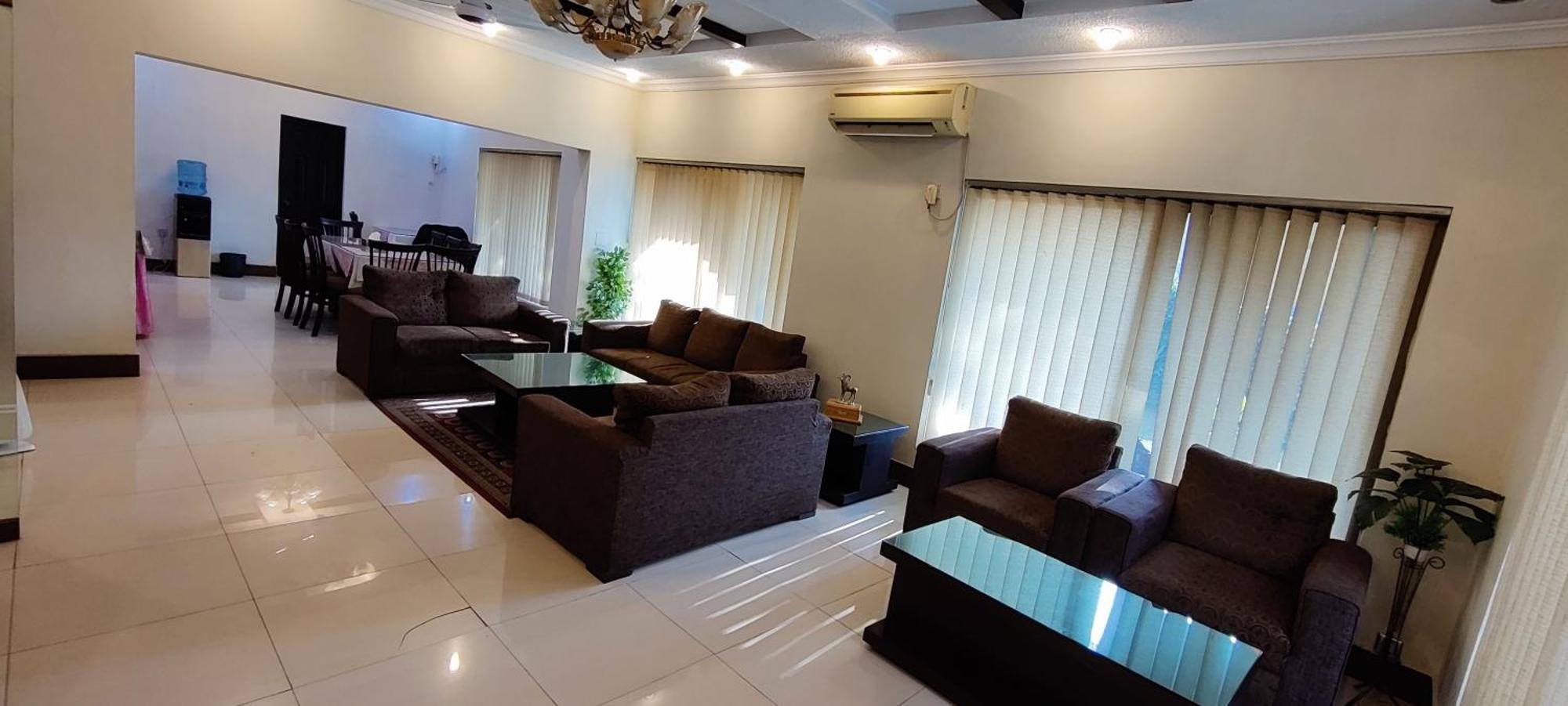 Capri Executive Hotel Islamabad Exterior photo