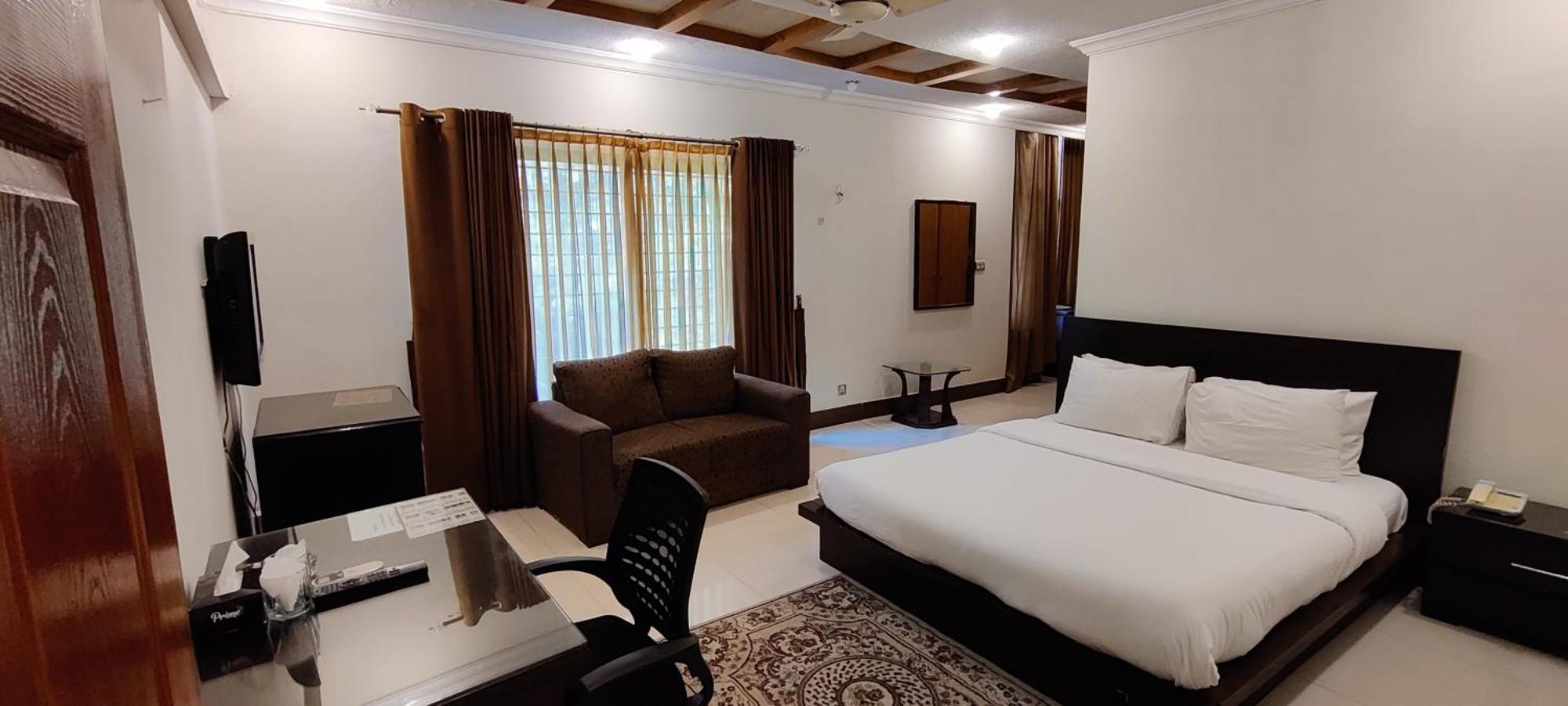 Capri Executive Hotel Islamabad Exterior photo