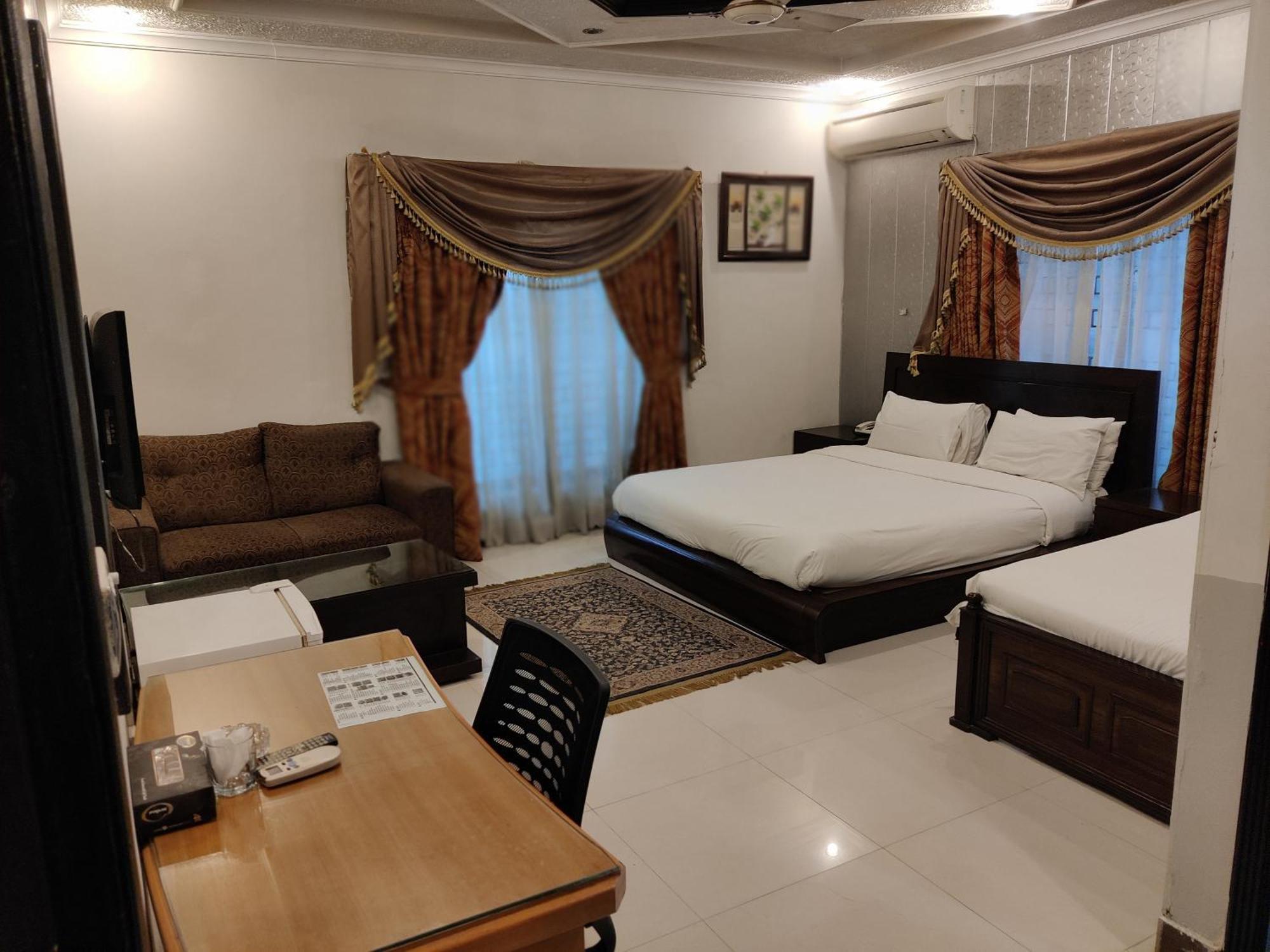 Capri Executive Hotel Islamabad Exterior photo